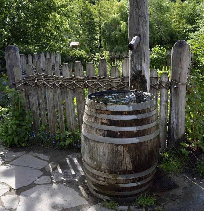 Setting Up a Water Barrel In Your Garden